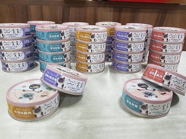 蠶蛹製成「蠶蛹配方」的貓罐頭